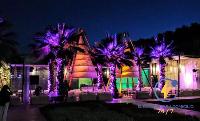 Instalación de iluminación LED: diseño, drivers y controles Sistema de iluminación LED instalado en un espacio residencial